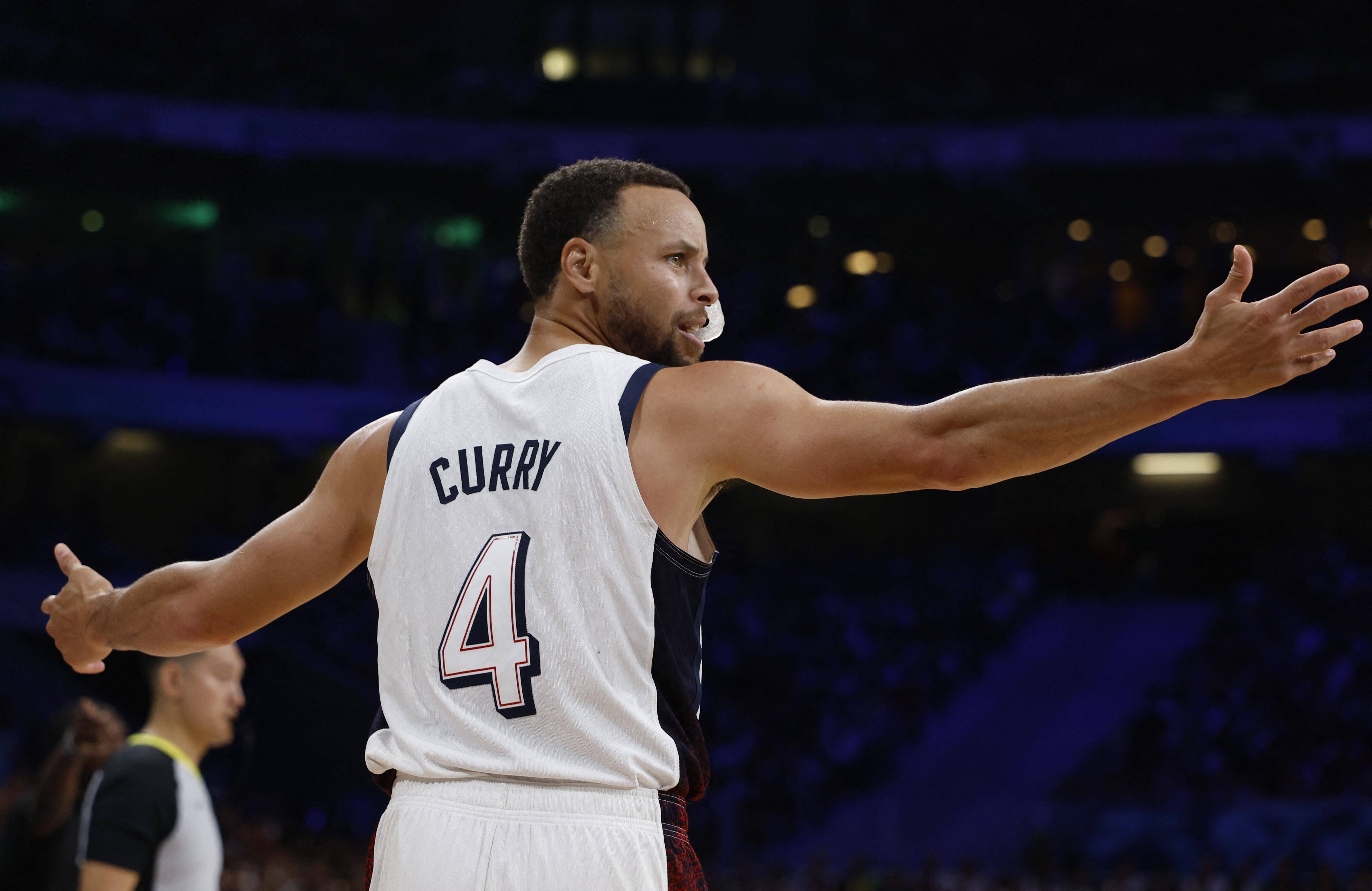 乘亚冬会“东风” 掀冰雪运动热潮——多彩活动点燃冰雪激情.