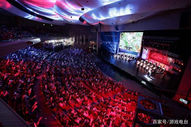 再次由球场 再次由球场