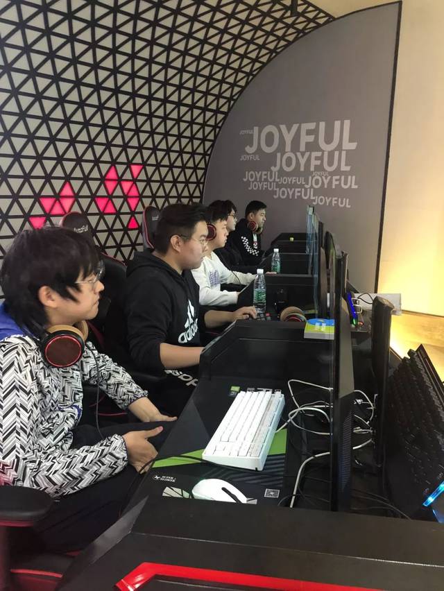 赛场上期待 赛场上期待